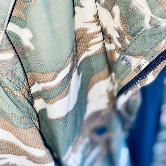 Levi’s Army Camo Water Resistant Jacket! - Picture 3 of 5
